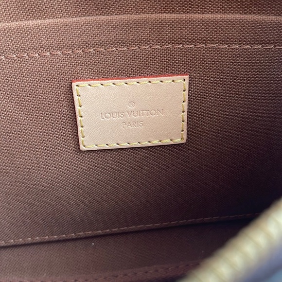 Louis Vuitton LARGE POCHETTE ACCESOIRES w/ 16mm Adjustable MONOGRAM STRAP - Picture 12 of 16